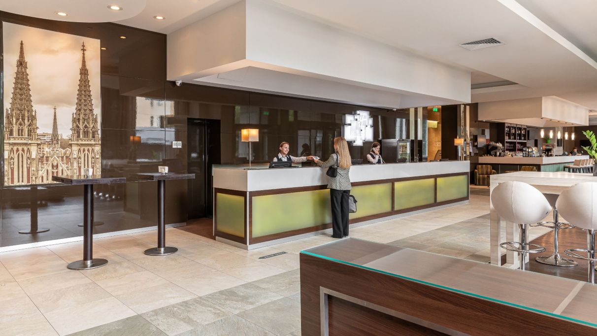 Івент-локація в центрі Києва конференц-зал в укритті Готель Холідей Інн