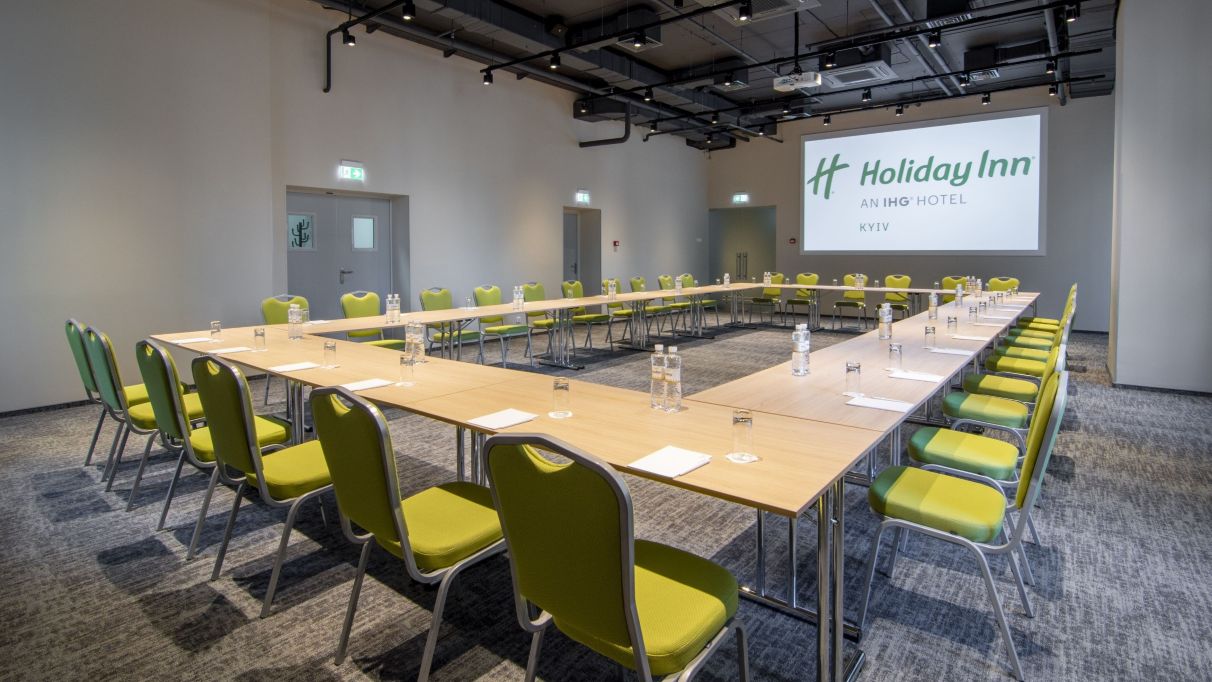 Конференц-зал Малевич у готелі Холідей Інн Київ Організація заходів від Прищепкін Event-Team івент-агенції Київ