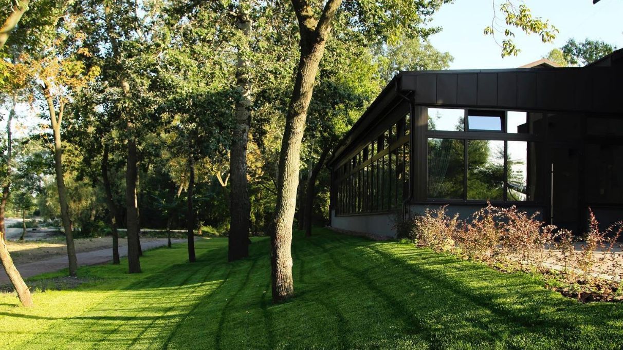 The terrace of Park Land restaurant for outdoor celebrations, event organization by the event agency in Kyiv.