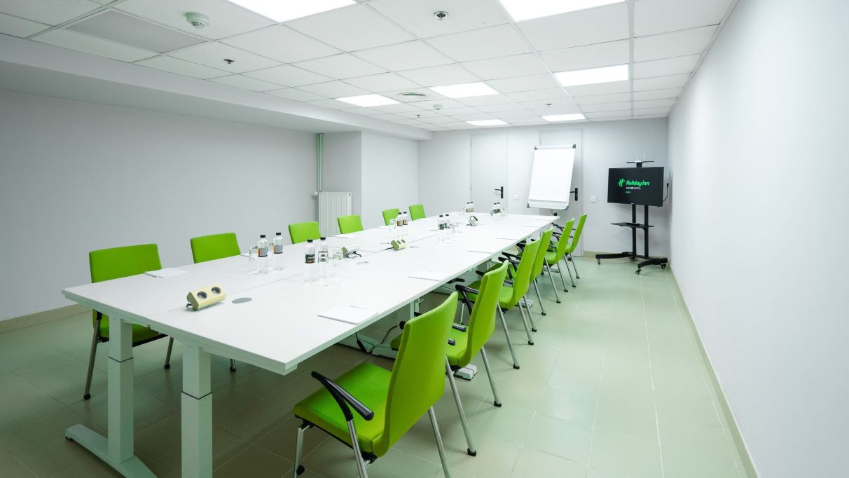 Конференц-зали в укритті готель Holiday Inn Київ Організація конференцій від івент агенція Київ