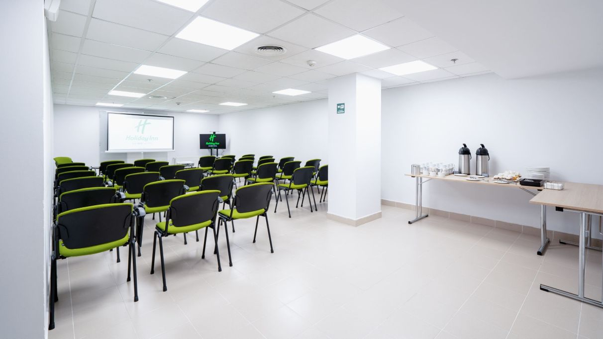 Організація конференцій у захищених конференц-залах Shelter у готелі Holiday Inn Київ