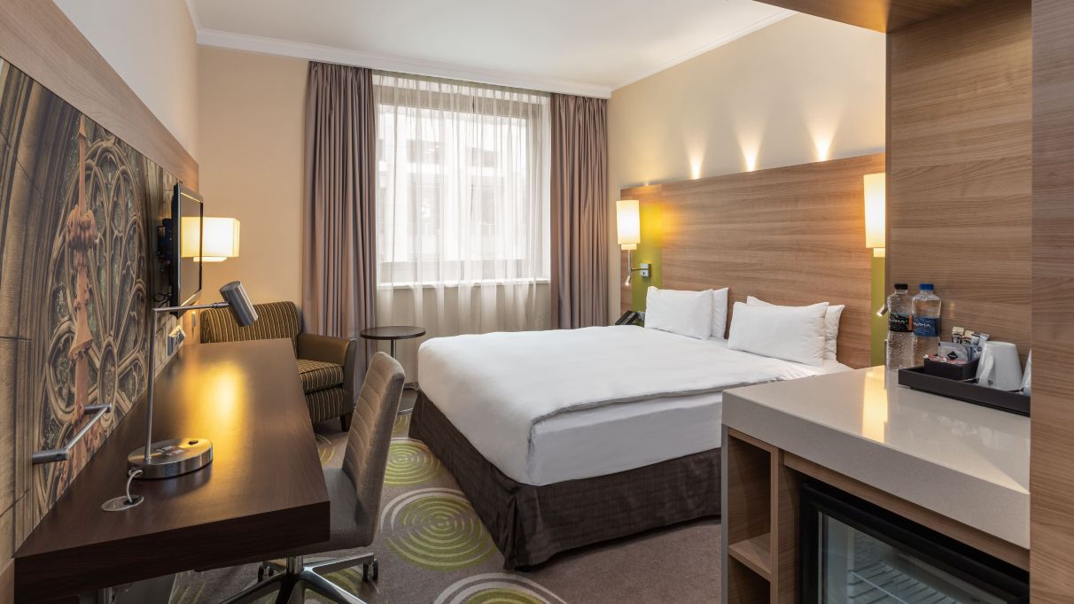 Номер Стандарт Готель Холідей Інн Київ Організація конференцій від Прищепкін Event-Team івент-агенції Київ