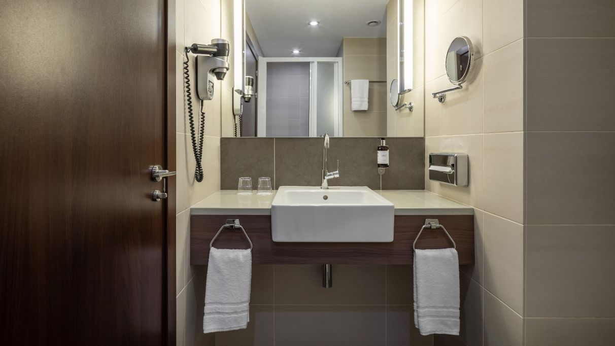 Номер Стандарт Готель Холідей Інн Київ Організація конференцій від Прищепкін Event-Team івент-агенції Київ