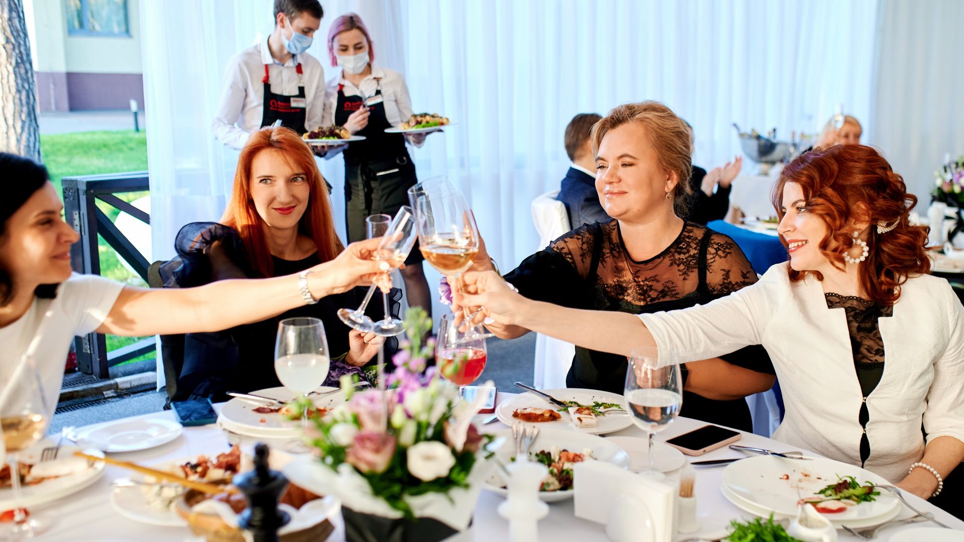 Професійна організація бізнес-конференцій і гала-вечерь від Прищепкін Event-Team, експертна координація та технічний супровід