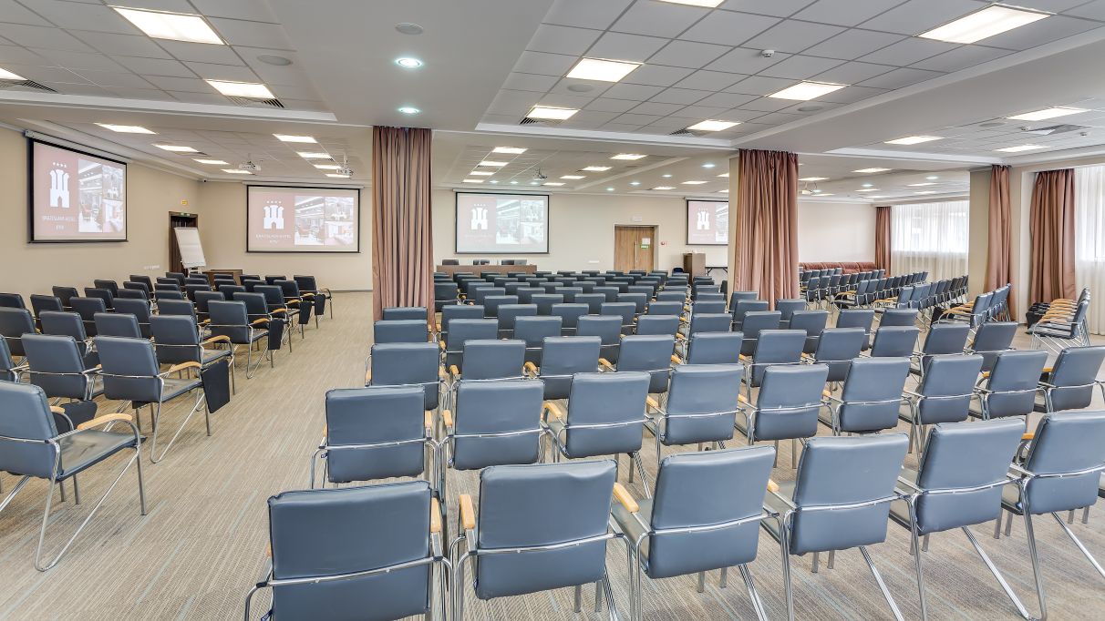 Організація конференцій в Києві та по Україні – зал Конгрес у готелі Братислава