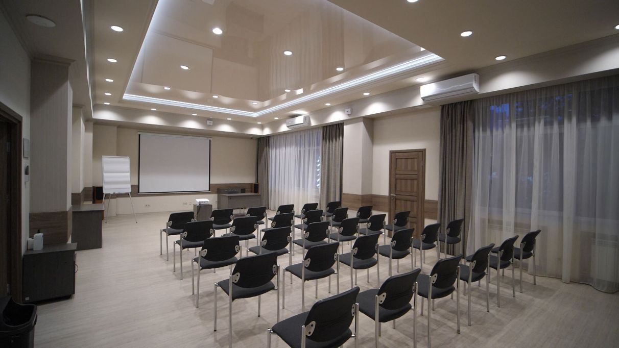 Організація конференцій у готелі Братислава Київ – зал Альянс Альфа