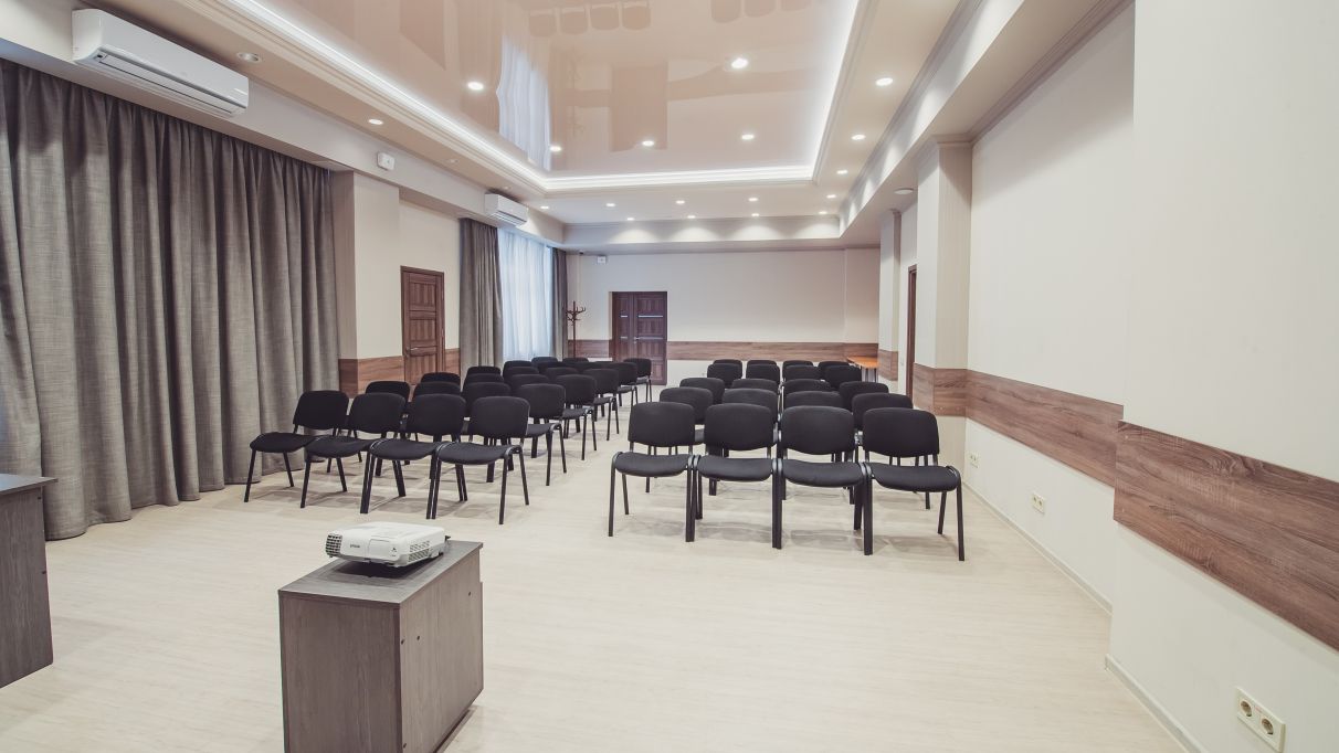 Організація конференцій у готелі Братислава Київ – зал Альянс Альфа