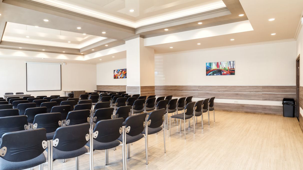 Ідеальна локація для проведення семінарів і презентацій у Києві – зал Альянс Омега